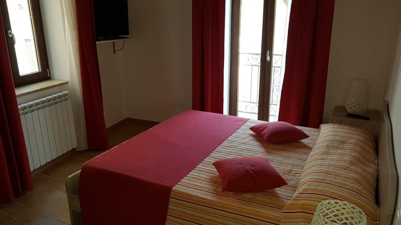 Sotto Il Castello Bed and Breakfast Corigliano Calabro Buitenkant foto