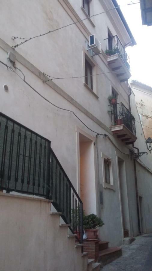 Sotto Il Castello Bed and Breakfast Corigliano Calabro Buitenkant foto